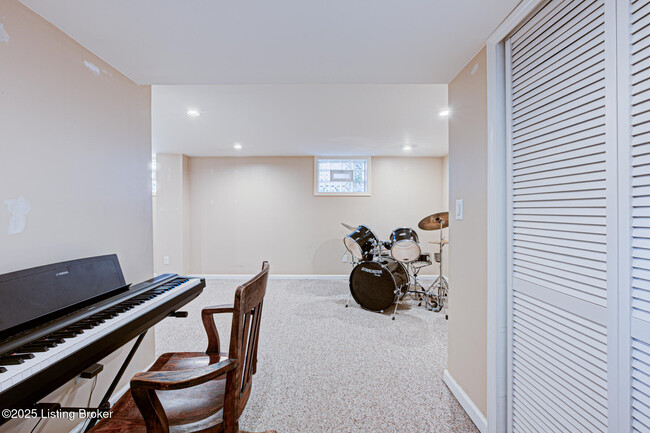 Building Photo - 2418 Brighton Dr