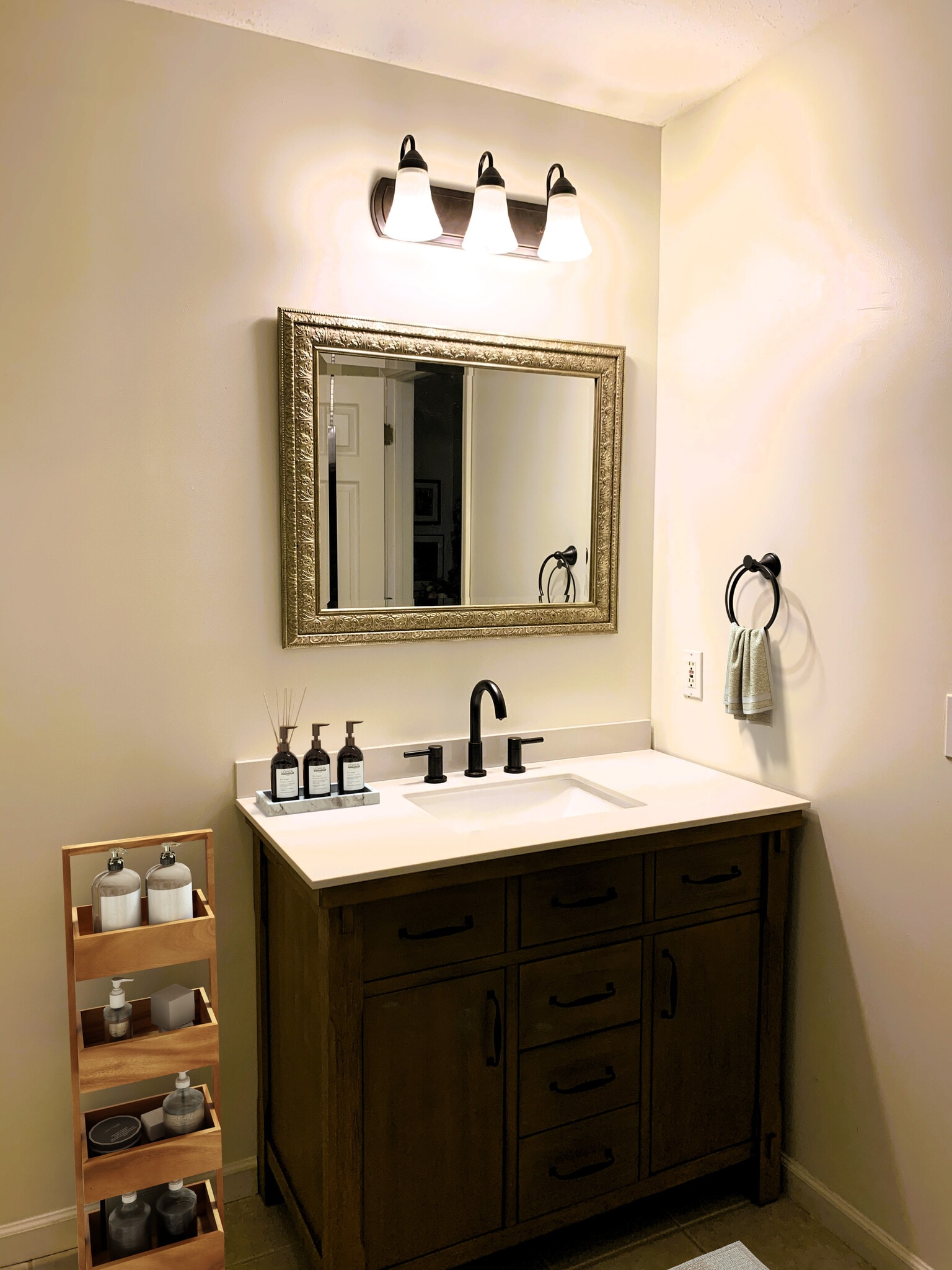 1st Floor Bathroom - 108 Heidi Ct