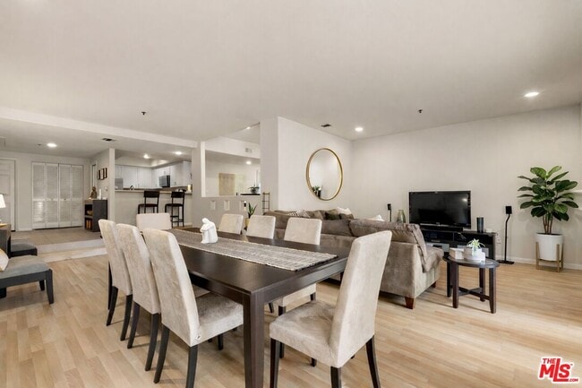 Building Photo - 12011 Goshen Ave