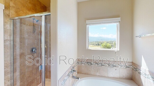 Building Photo - 1097 Antrim Loop