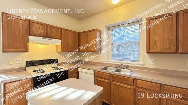 Building Photo - 69 Lockspring-