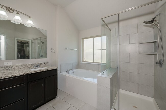 Building Photo - 2125 Stubbs Dr