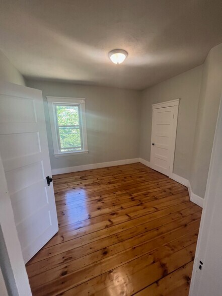 Building Photo - 163 W Boylston Dr