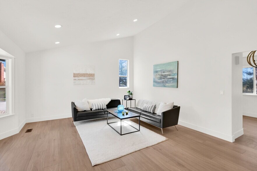 Building Photo - 9714 S 2720 E