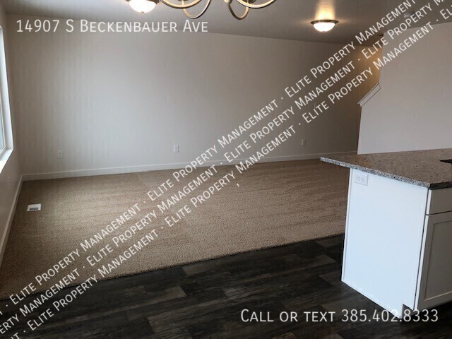 Building Photo - 14907 Beckenbauer Ave