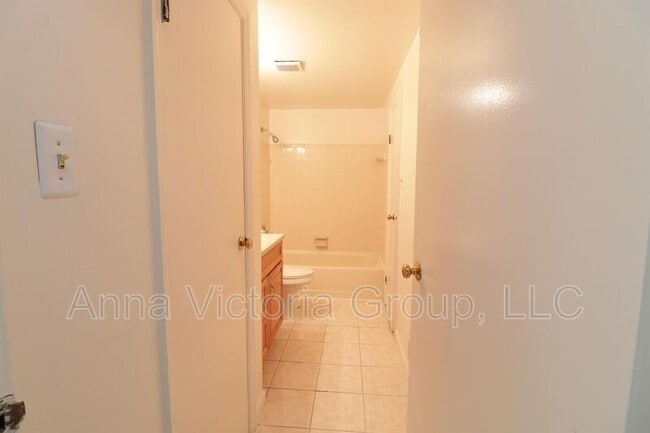 Building Photo - 229 Red Jade Dr