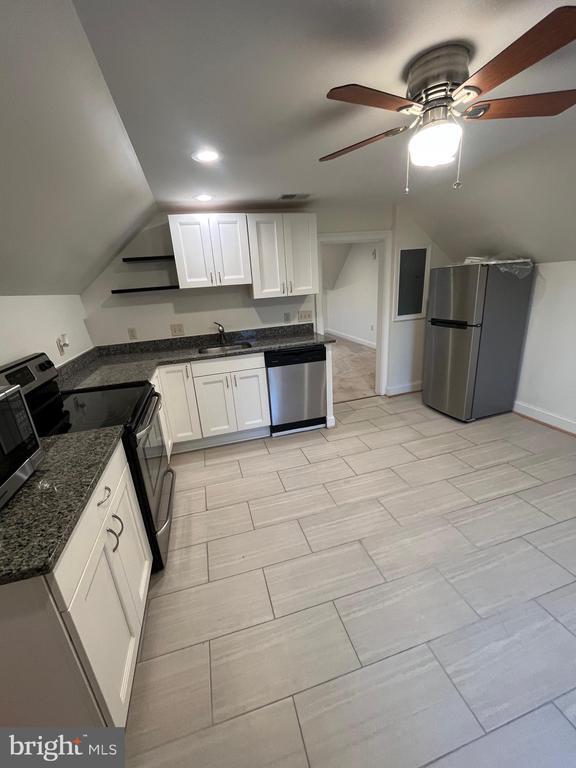 Building Photo - 112 E Howell Ave