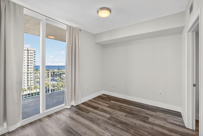 Building Photo - 3020 NE 32nd Ave