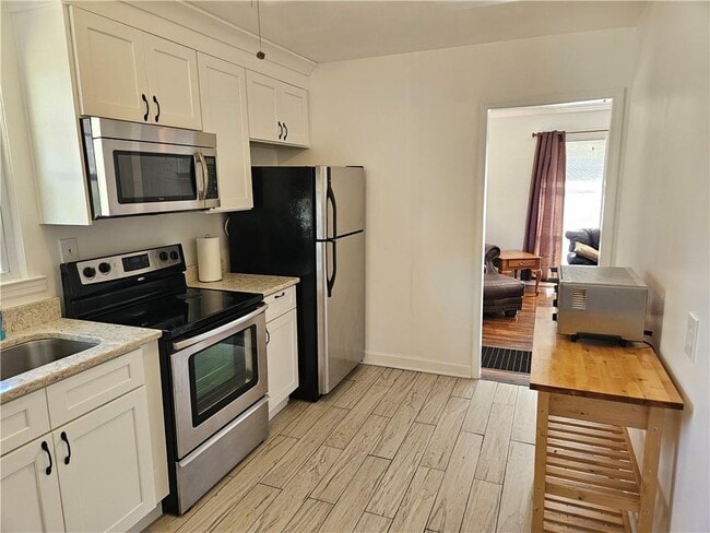 Building Photo - 173 Nancy Dr SE