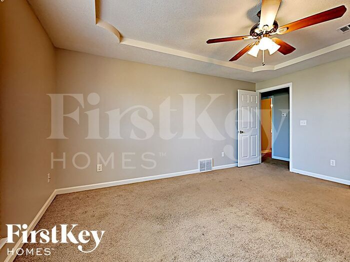 Building Photo - 7699 Parkmont Dr