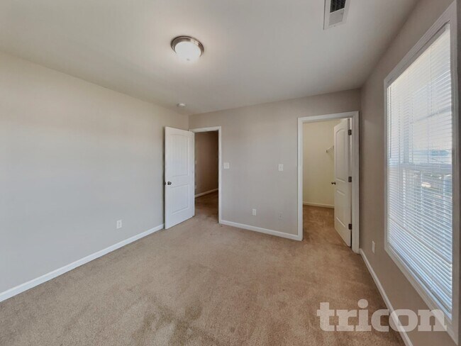 Building Photo - 239 Grovemere Ln