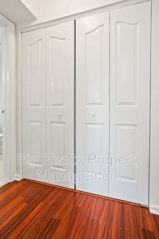 Building Photo - 1116 Foxmeadow Dr