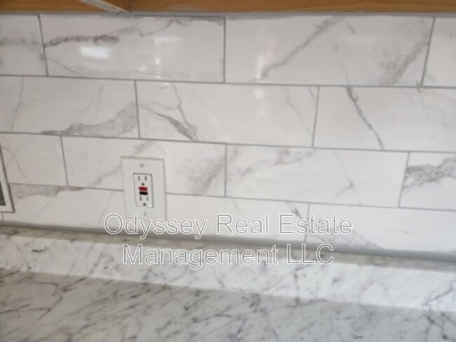 Building Photo - 4006 Arctic Ave