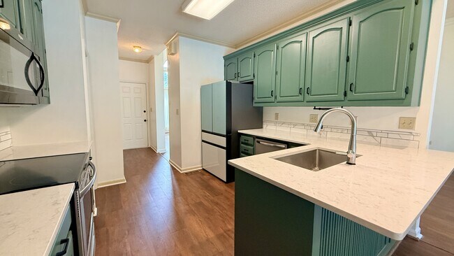 Building Photo - 113 Nobleton Ln NW