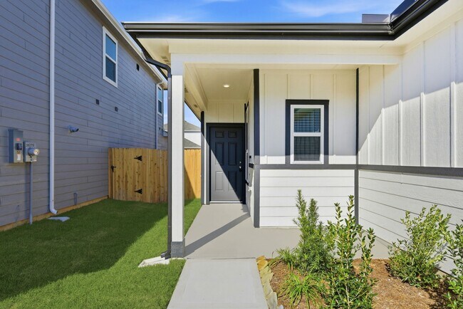 Building Photo - 26391 Cedar Sedge Dr
