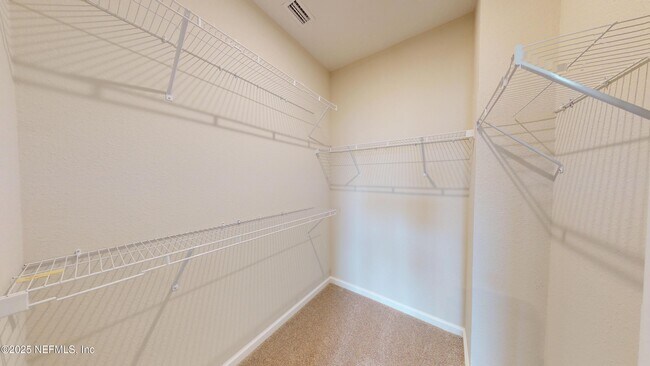 Building Photo - 299 Spruce Hl Pt