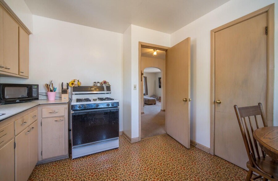 Building Photo - 7936 W Becher St