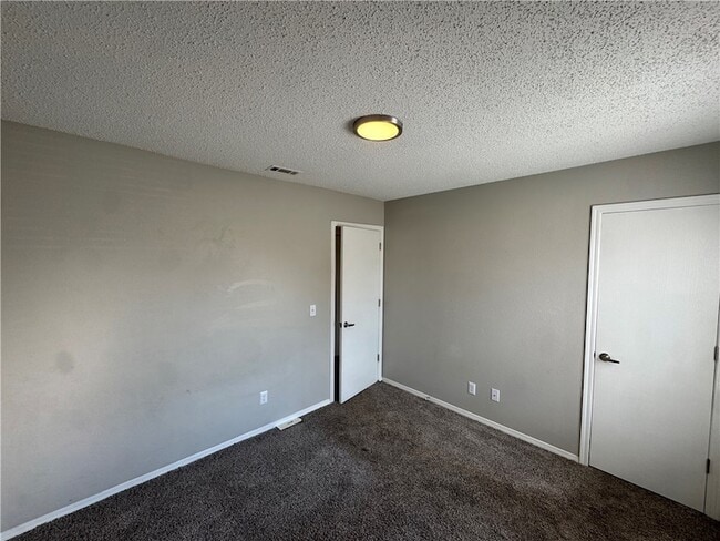 Building Photo - 1374 N Chickadee Ave