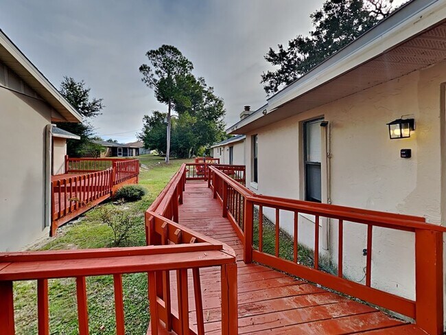 Building Photo - 102 Cascade St