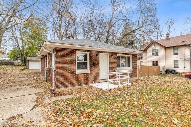 Building Photo - 1092 Peerless Ave