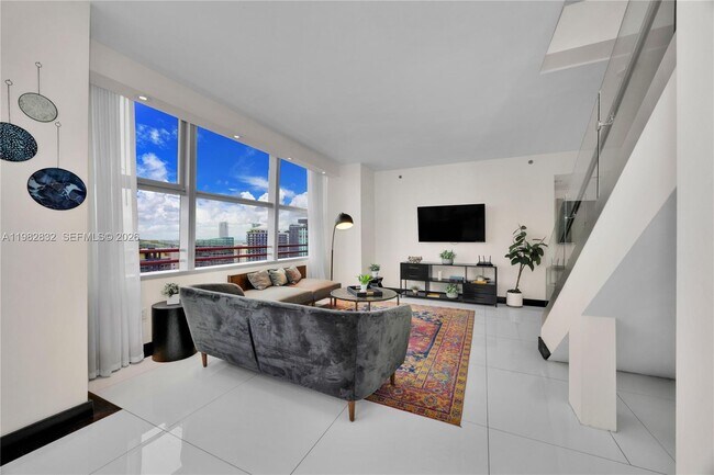 Building Photo - 1395 Brickell Ave