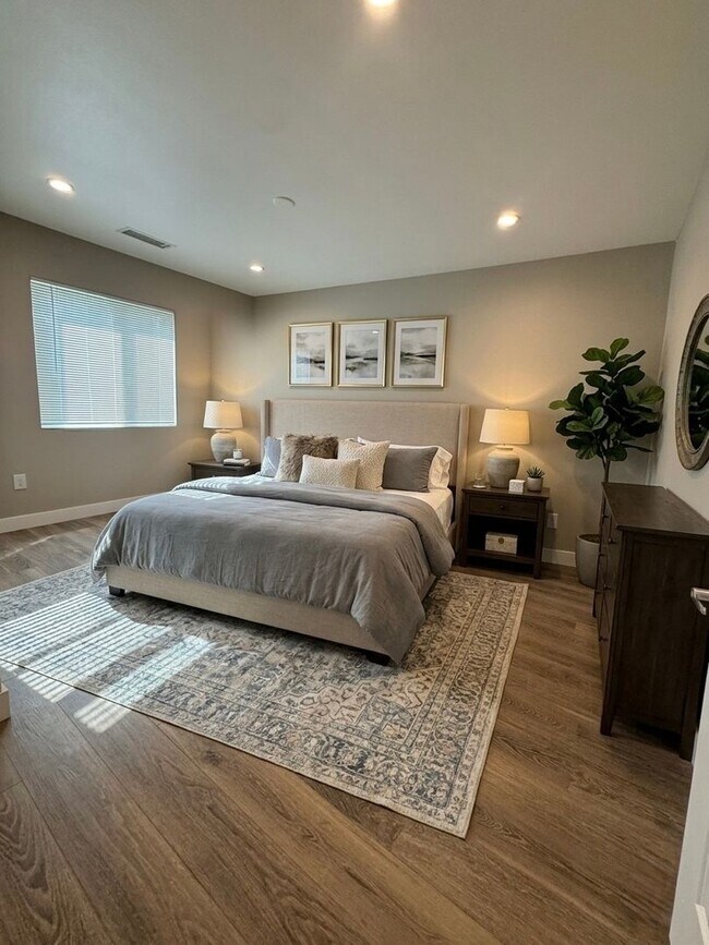 Building Photo - 874-876 North Orange St