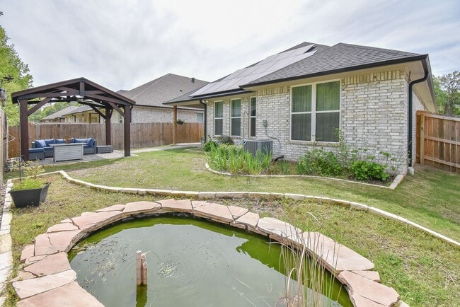 Building Photo - Available! Gorgeous 3 Bedroom 2 Bath in Tyler!