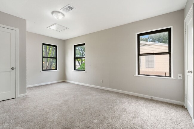 Building Photo - 1225 3rd Ave N