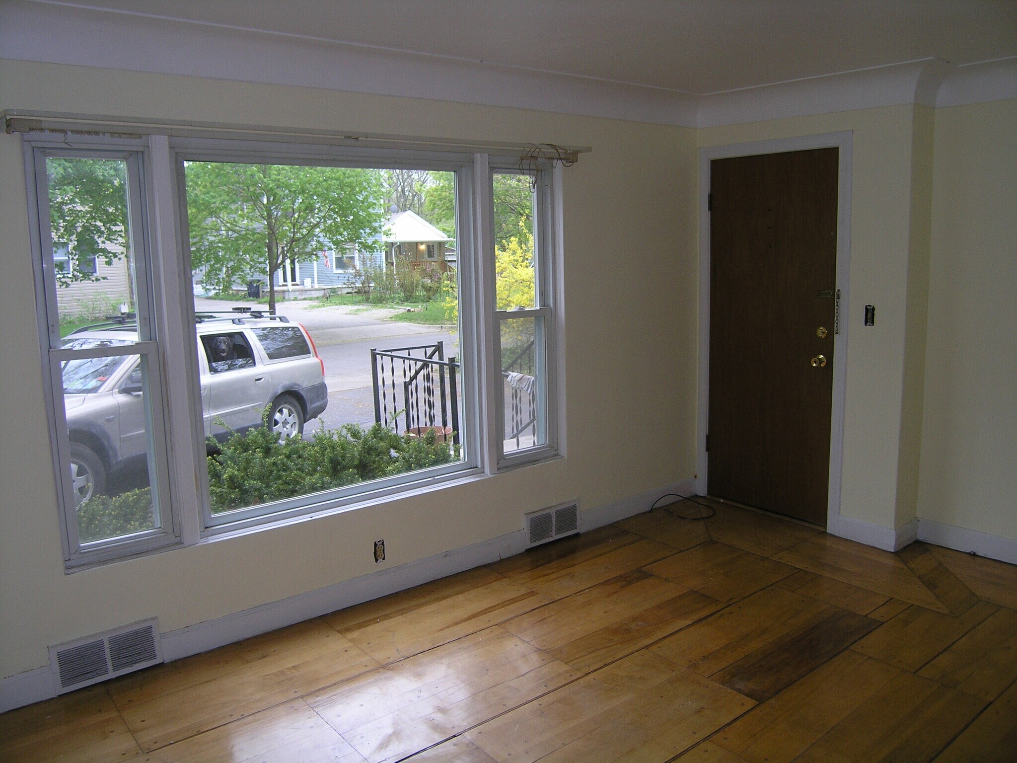 Building Photo - 1343 Rosewood St