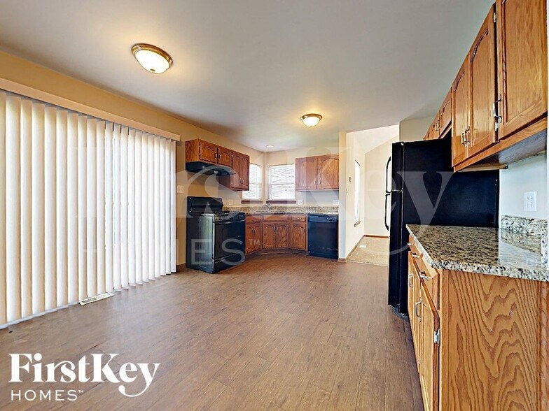 Building Photo - 1203 Quail Dr