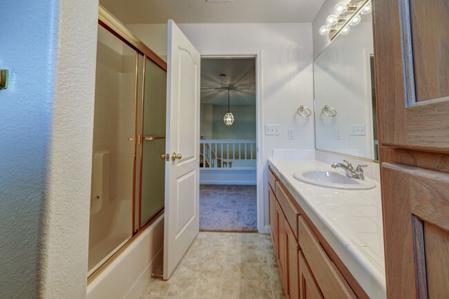 Building Photo - Large Home within Clovis Unified
