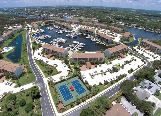 Building Photo - 2601 Marina Isle Way