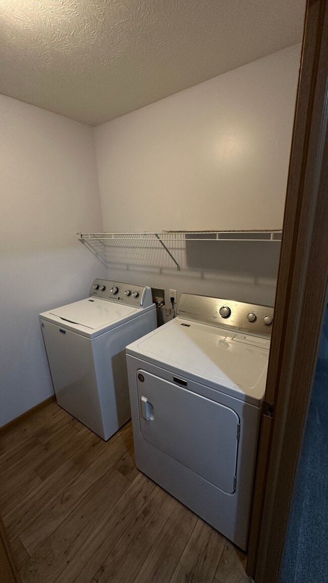 Building Photo - 2472/2474 Millview