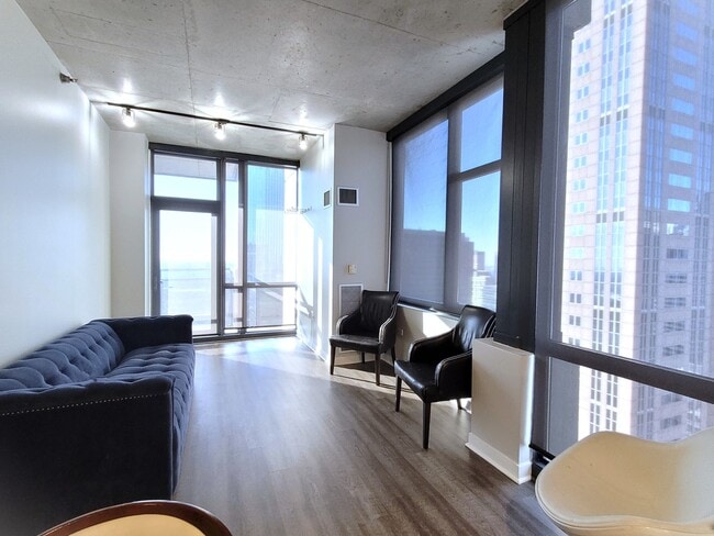 Building Photo - 235 W Van Buren St