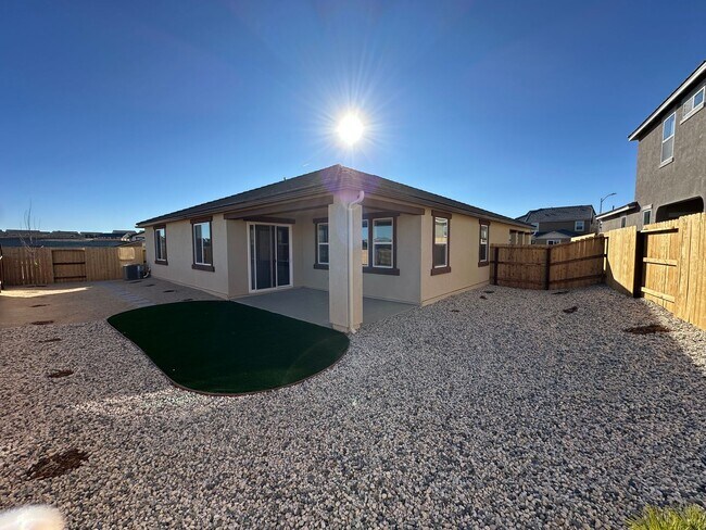 Building Photo - Gorgeous 5 Ridges Home with Spectacular Mountain Views!