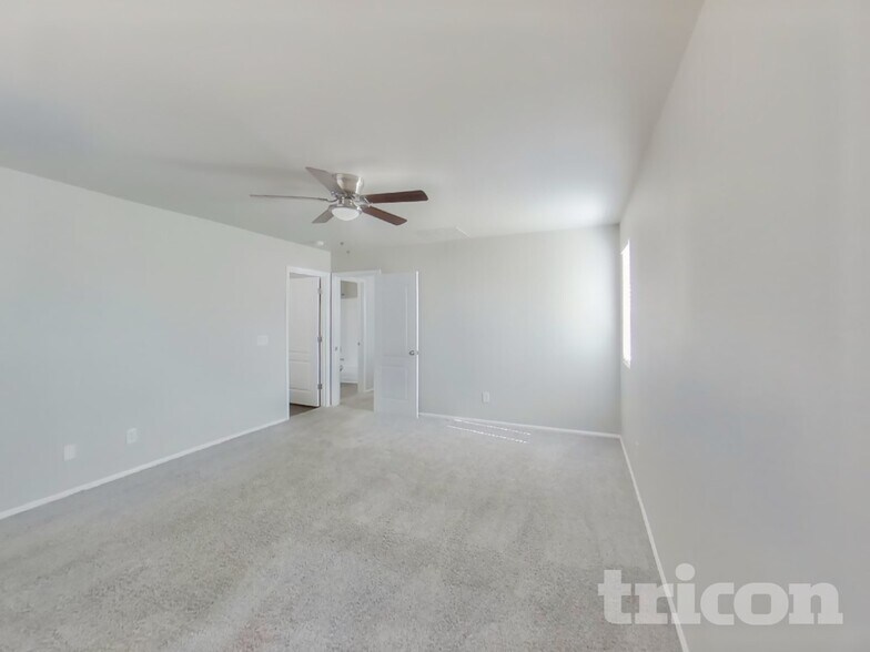 Building Photo - 4151 E Aragonite Ln