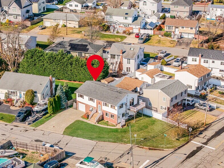 Building Photo - 4 Bay Pl