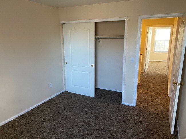 Building Photo - Stroh Ranch Gem