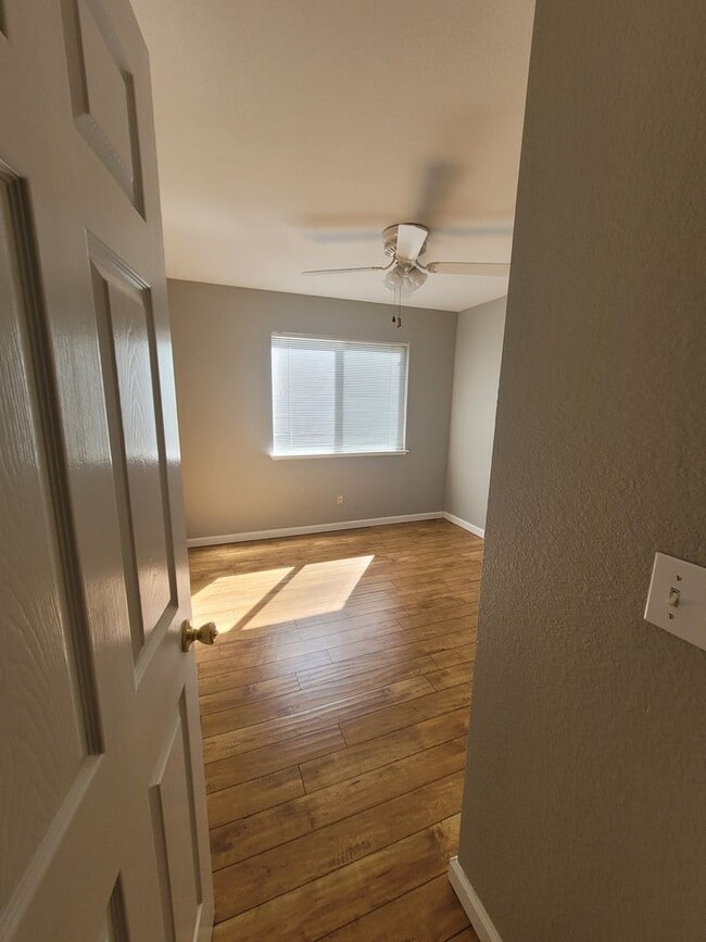 Building Photo - Woodcreek Oaks area home on quiet street