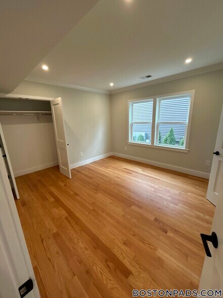 Building Photo - 156 Bayswater St