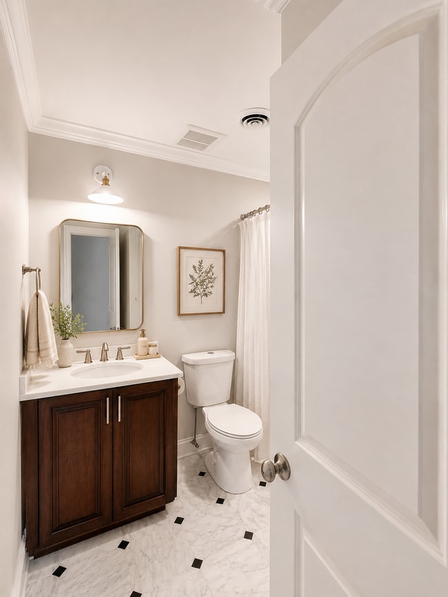 Building Photo - Harleston Village Town Home - Steps to the Battery, Colonial Lake and King Street!