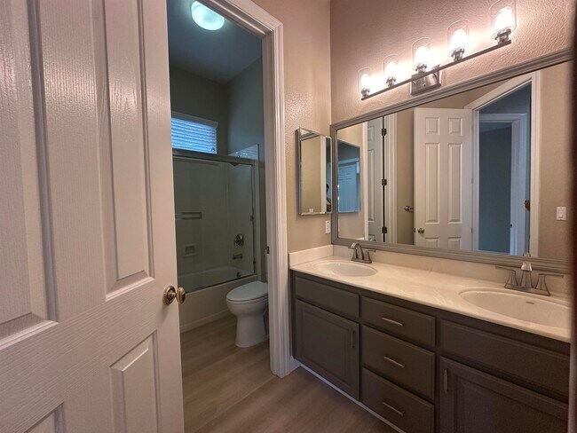 Building Photo - 583 Montori Ct