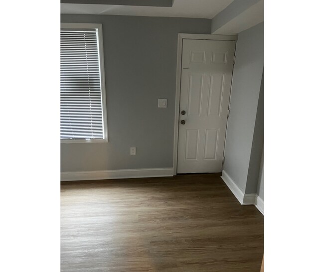 Building Photo - 2406 Wilkens Ave