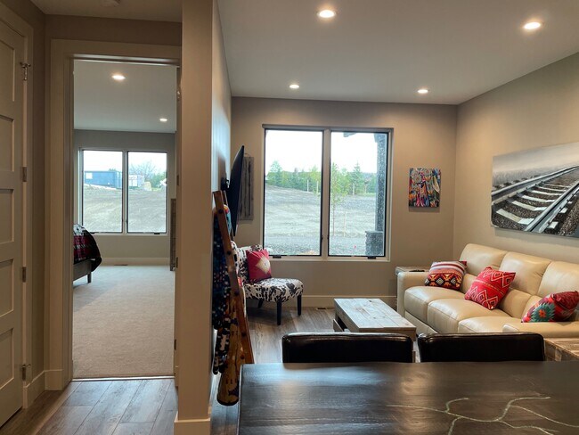 Building Photo - 31 Highnoon Way