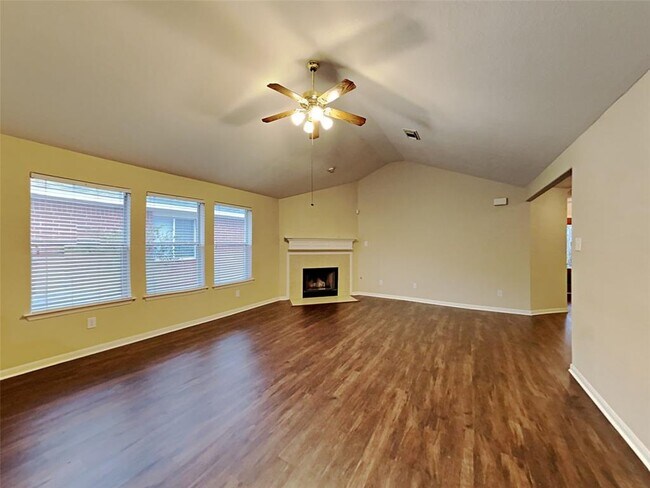 Building Photo - 3318 Falcon Trail Dr
