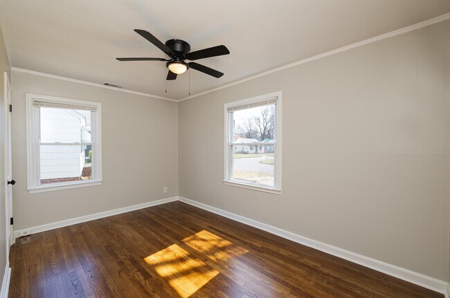 Building Photo - 3862 Kelly Cir E