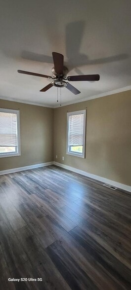 Building Photo - 1048 Falling Water Dr SE