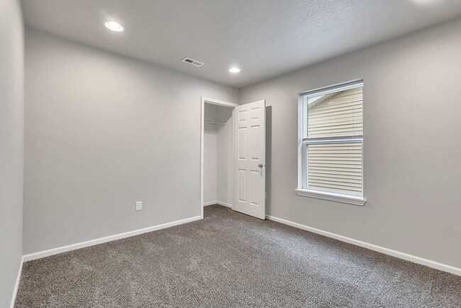 Building Photo - Modern Elegance Beckons at Summerland Park...