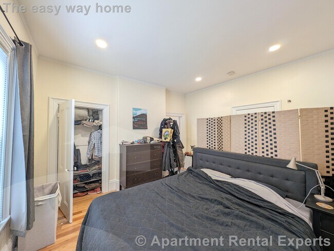 Building Photo - 19 Cameron Ave