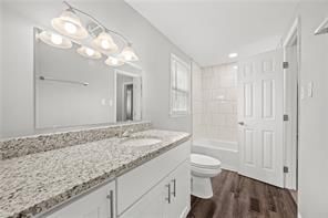 Building Photo - 882 Catalina Dr